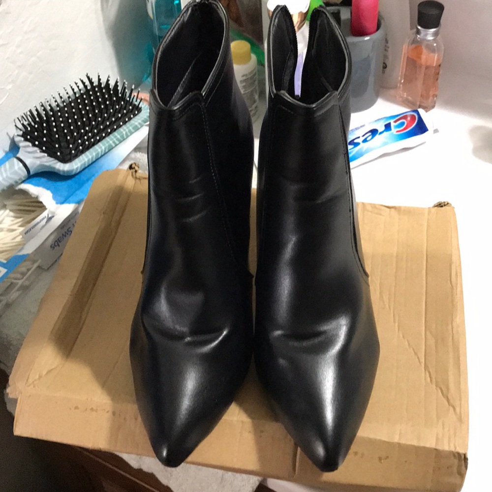 ankle booties - Picture 4 of 5